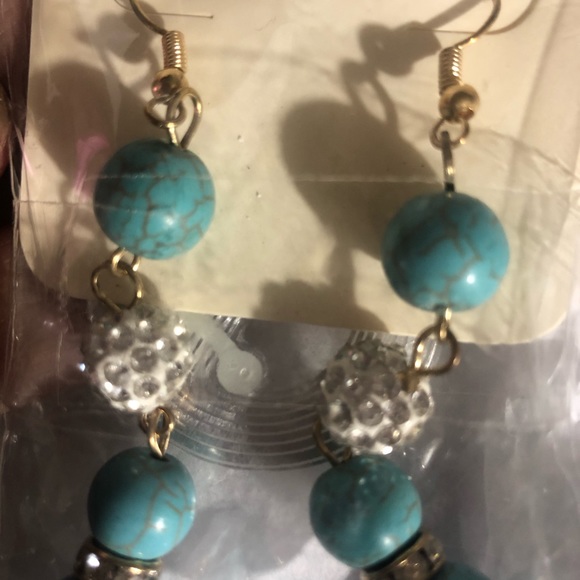 New turquoise and crystal beaded earrings - Picture 2 of 3